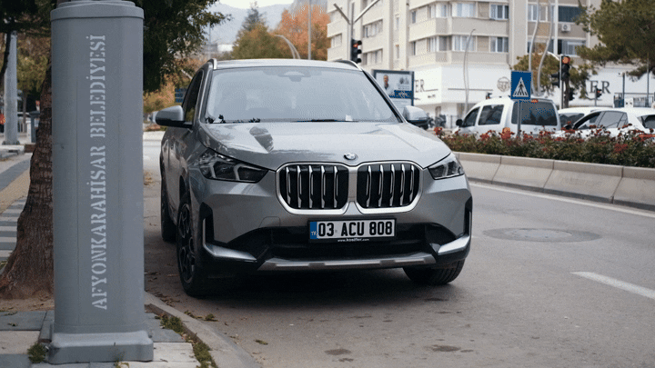 Avant: plaques lisibles